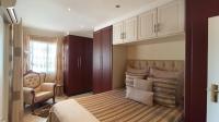 Main Bedroom - 17 square meters of property in Everest Heights