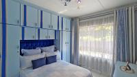 Bed Room 1 - 11 square meters of property in Everest Heights