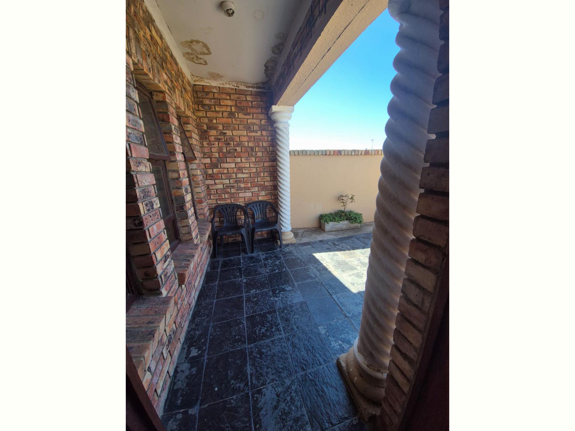  of property in Ibhayi (Zwide)