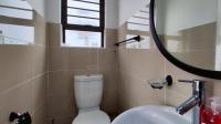 Main Bathroom - 3 square meters of property in Parkrand