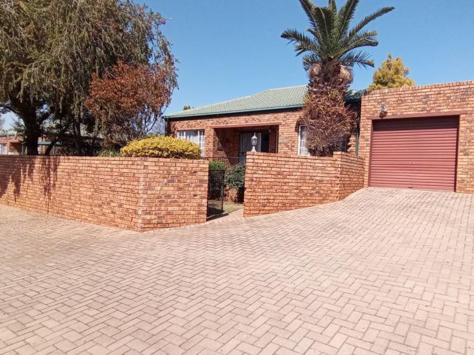 3 Bedroom Simplex for Sale For Sale in Zwartkop - MR671665
