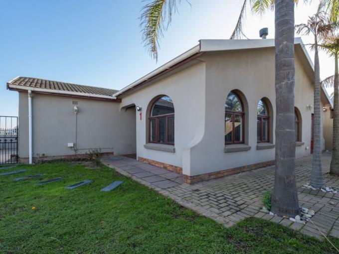 3 Bedroom House for Sale For Sale in Protea Hoogte - MR671677