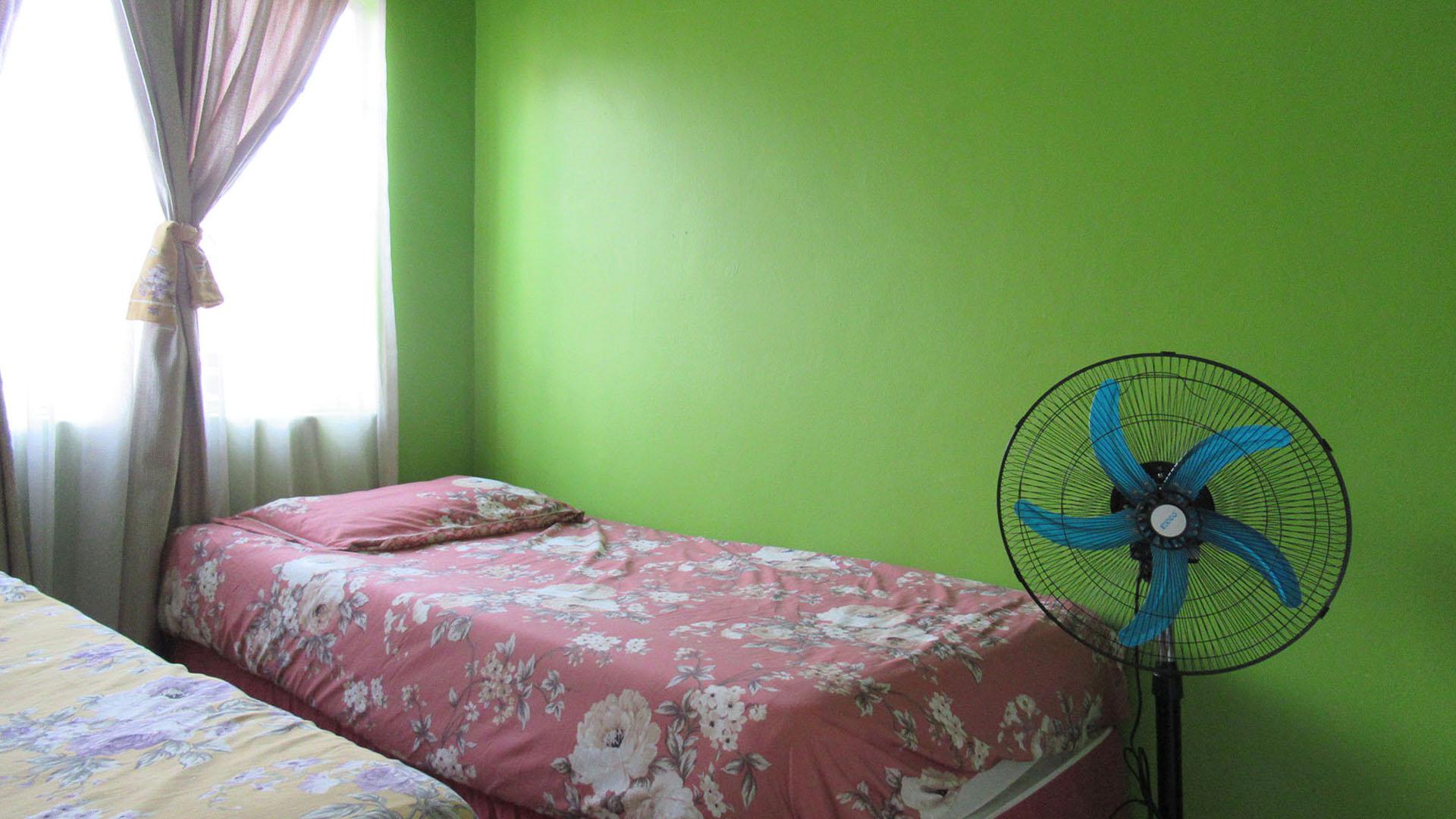 Bed Room 2 - 11 square meters of property in Lindhaven