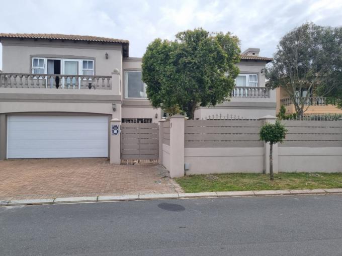 4 Bedroom House for Sale For Sale in Parklands - MR671747