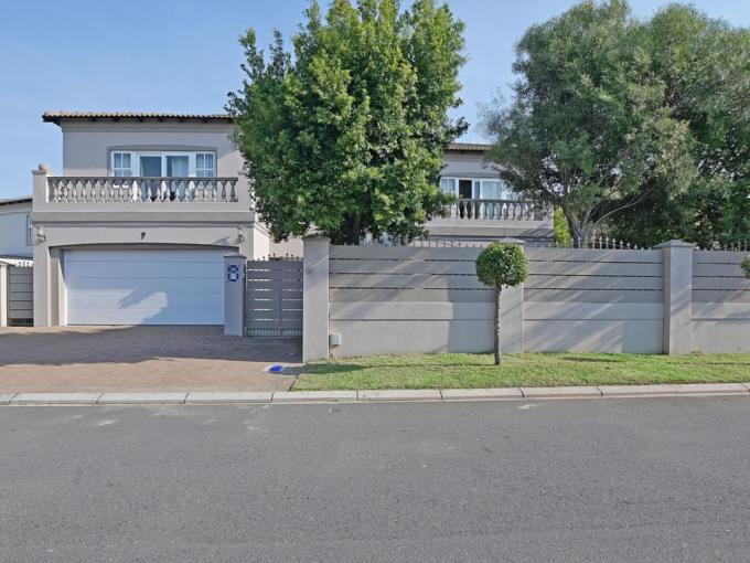4 Bedroom House for Sale For Sale in Parklands - MR671747