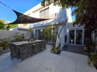  of property in Bloubergstrand