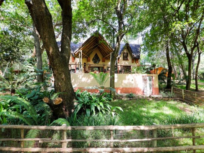 7 Bedroom House for Sale For Sale in Hoedspruit - MR671769