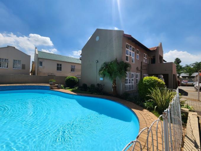 2 Bedroom Apartment for Sale For Sale in New Redruth - MR671772