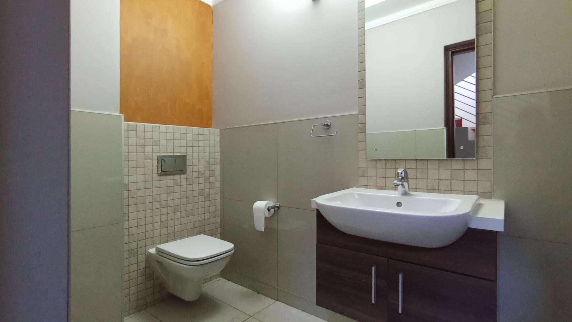 Guest Toilet - 4 square meters of property in Morninghill