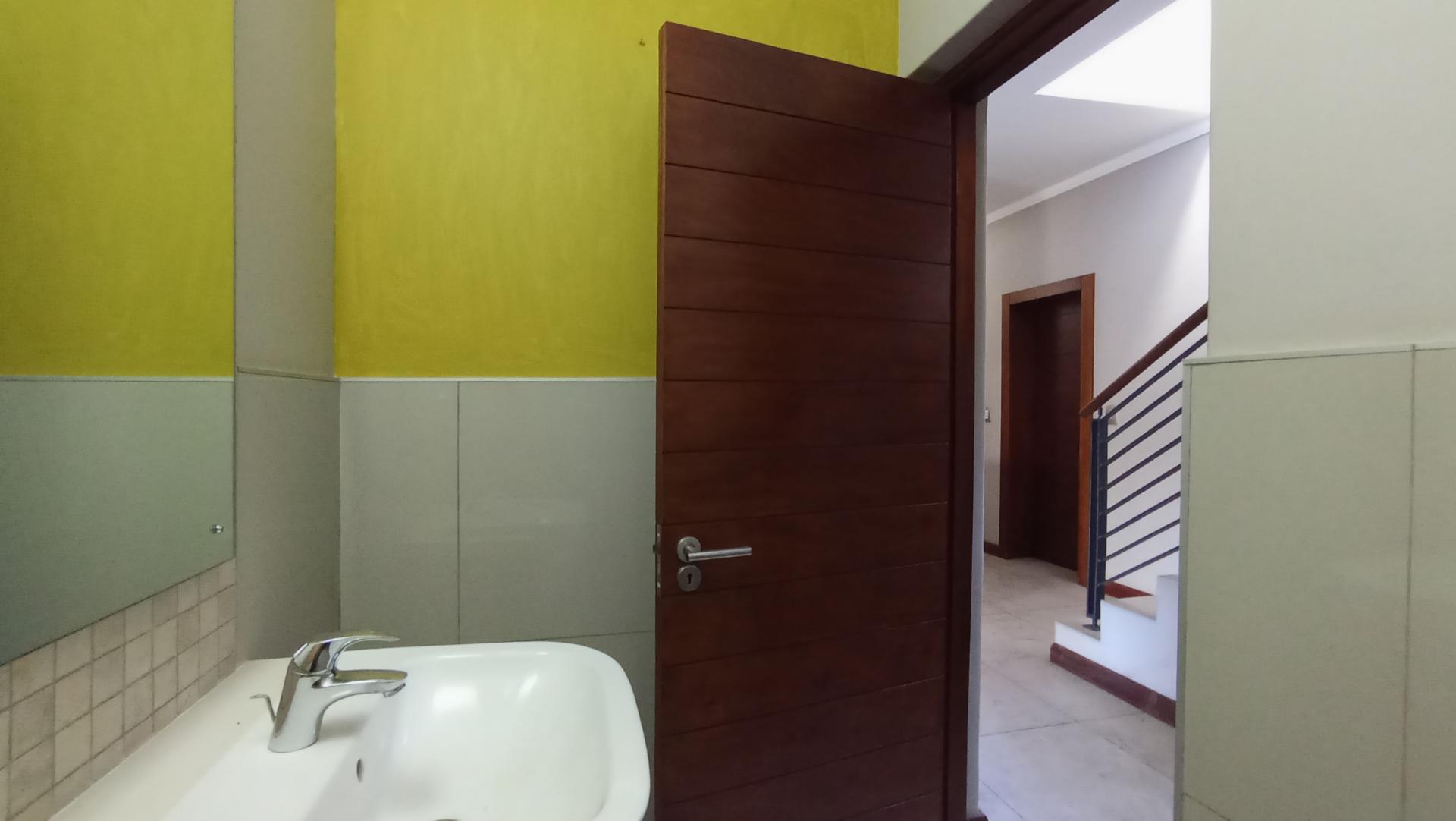 Guest Toilet - 4 square meters of property in Morninghill