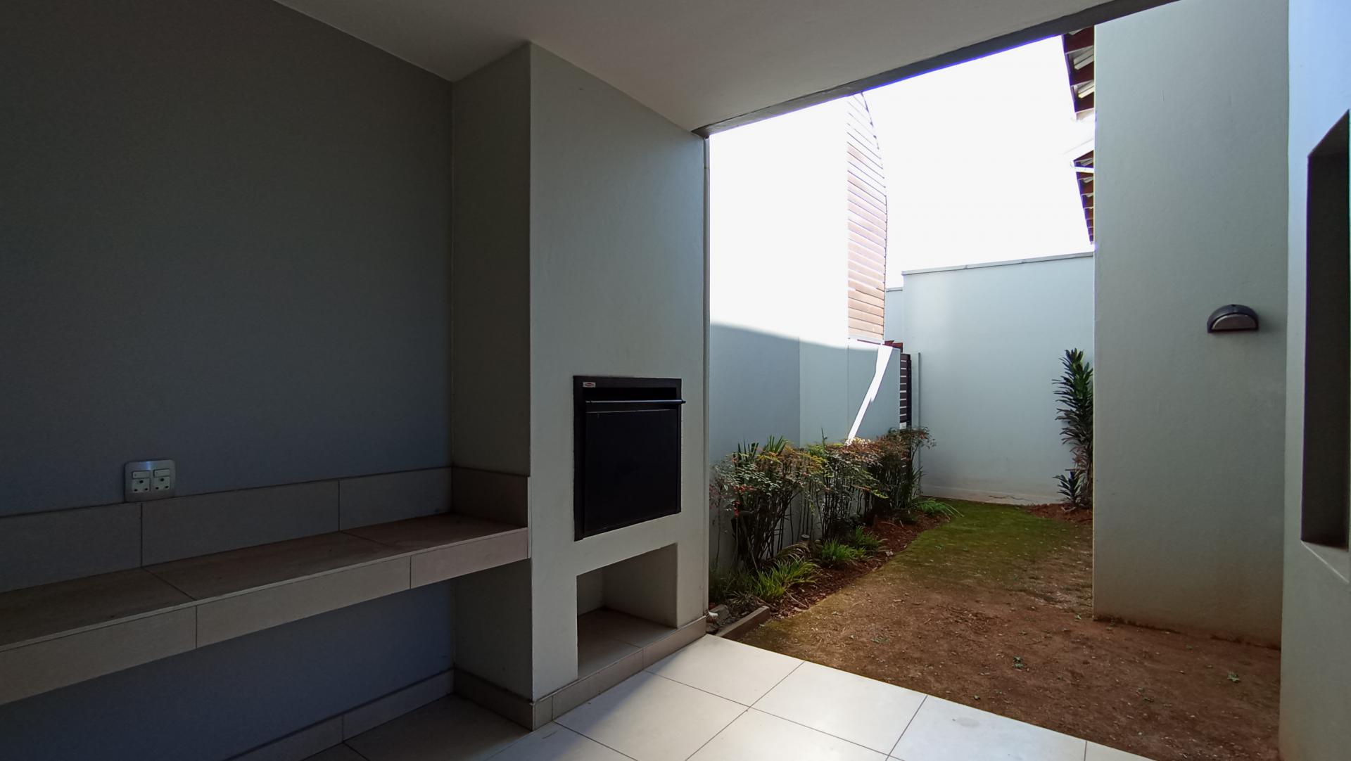 Patio - 13 square meters of property in Morninghill