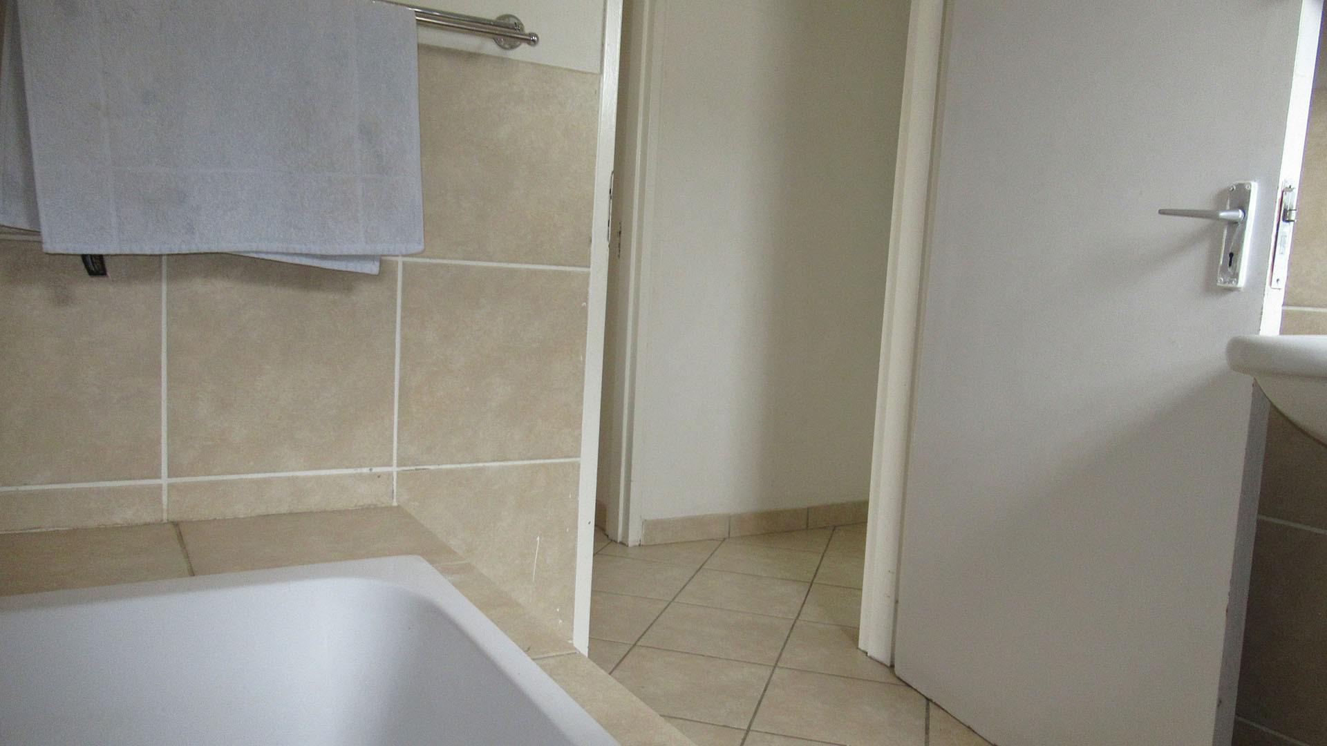 Bathroom 1 - 5 square meters of property in Tirong 
