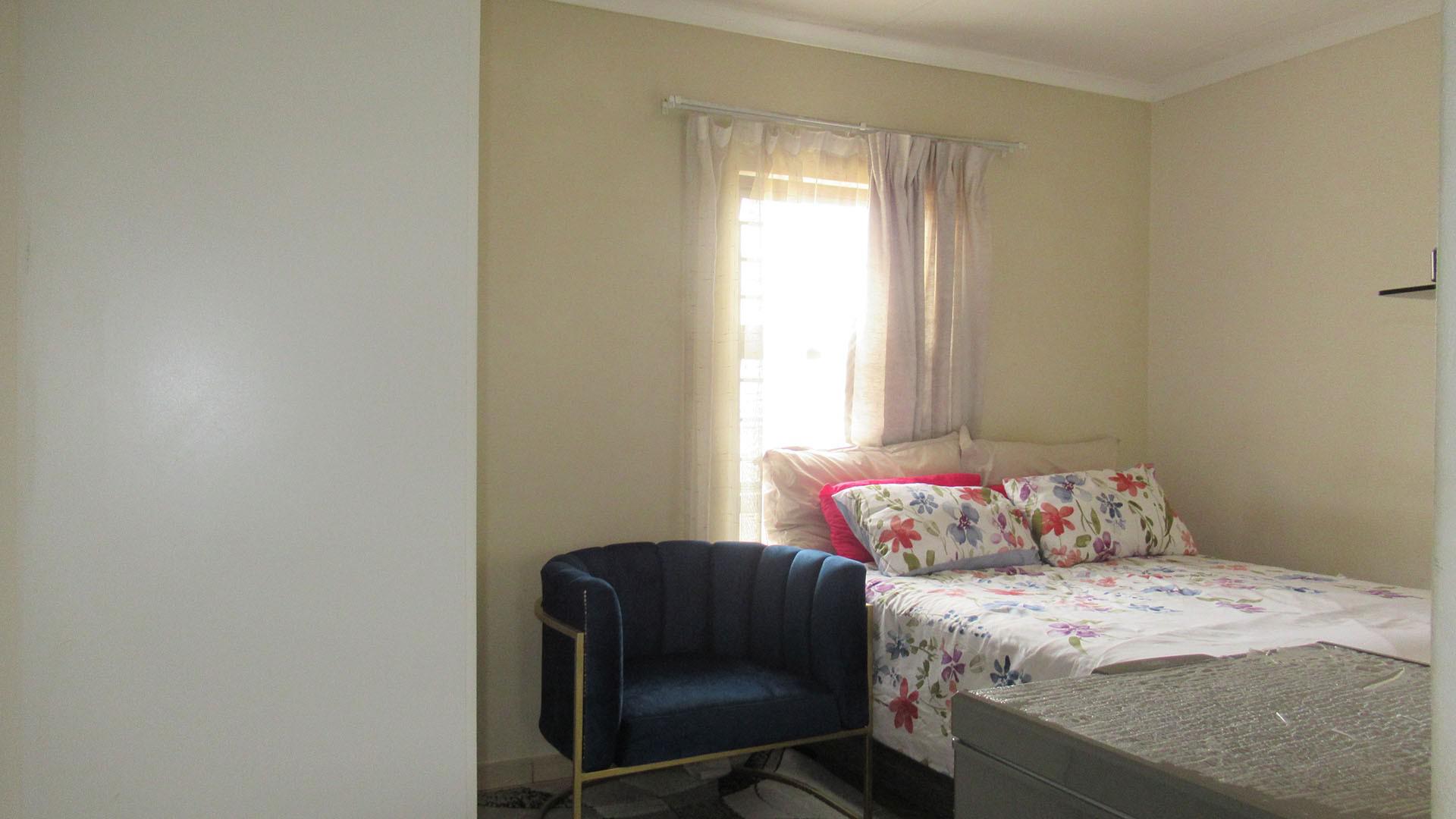 Main Bedroom - 13 square meters of property in Tirong 