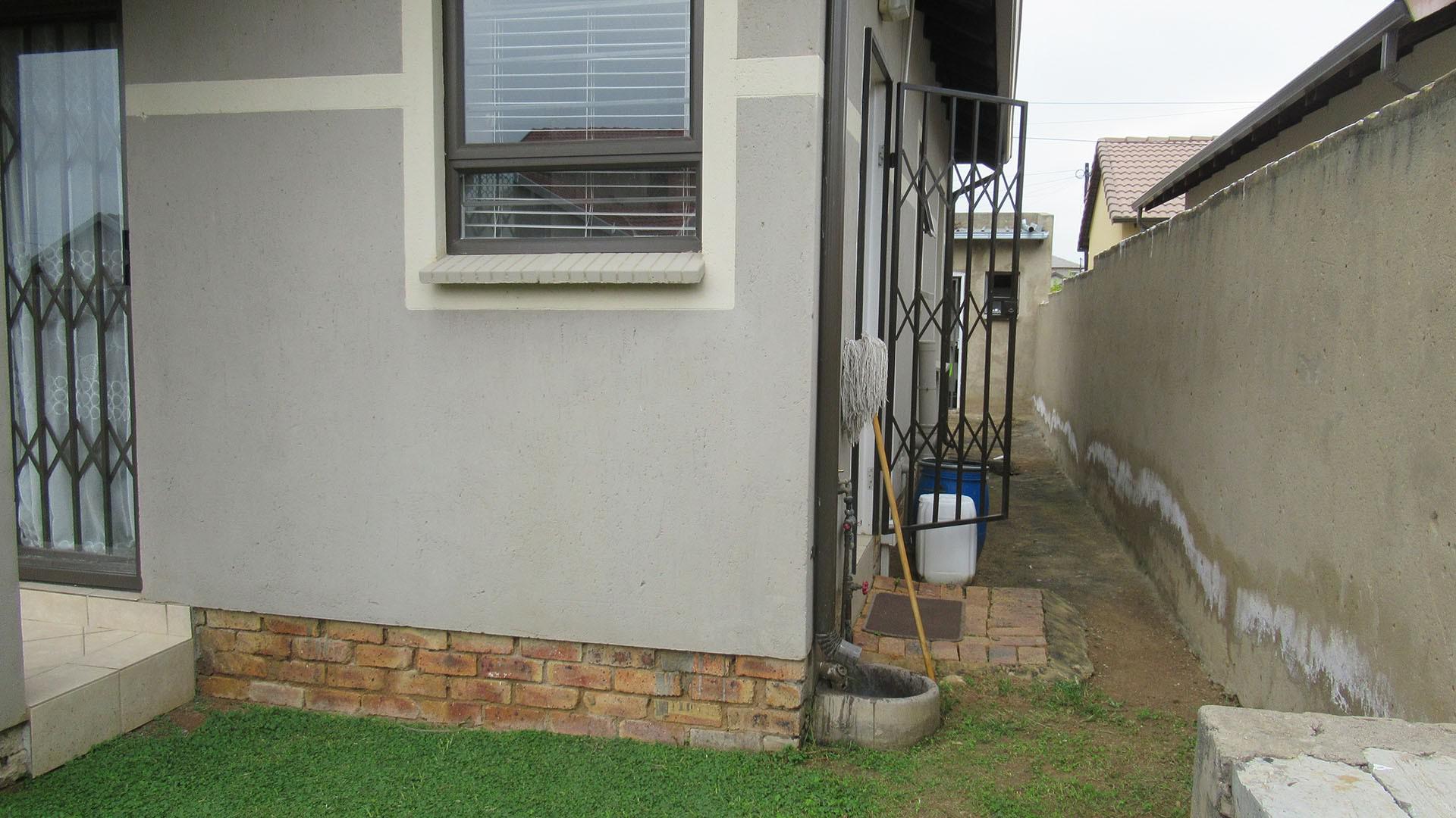 Front View of property in Tirong 
