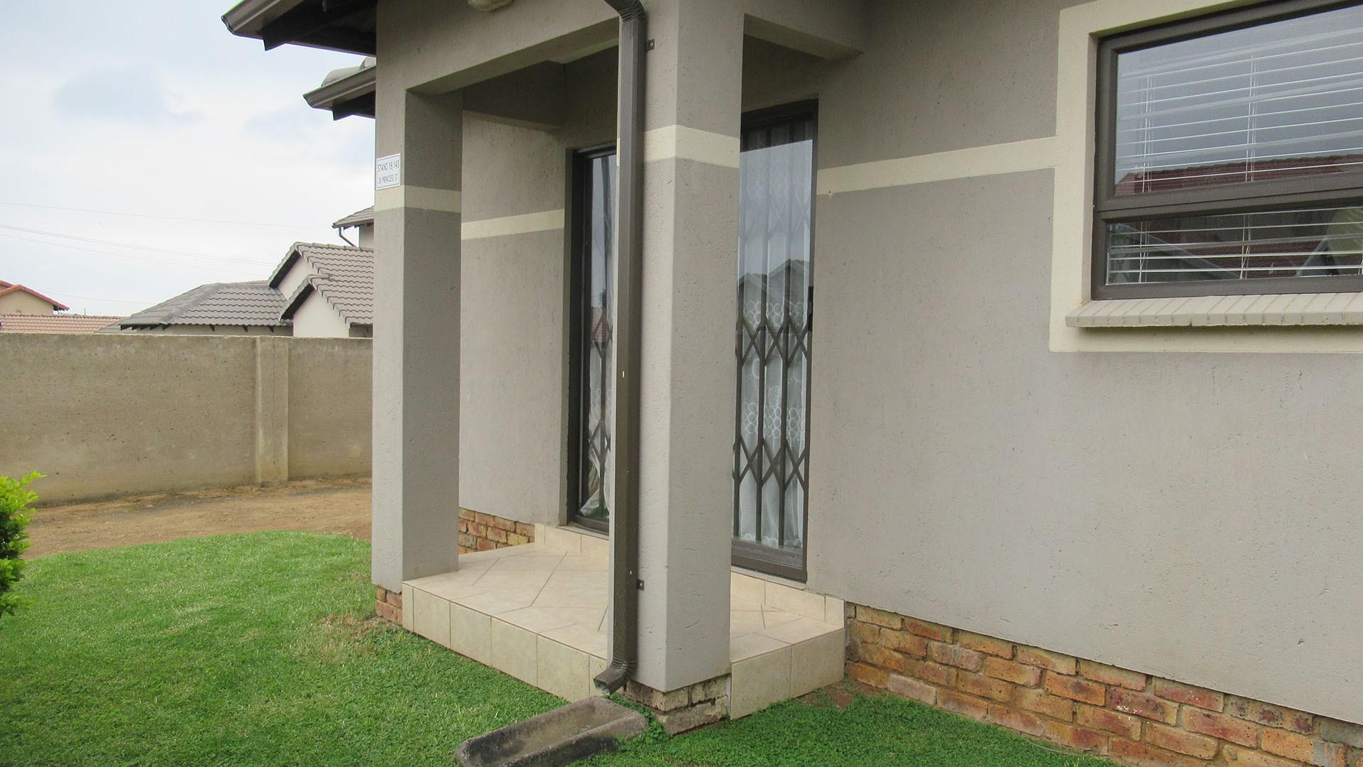 Front View of property in Tirong 