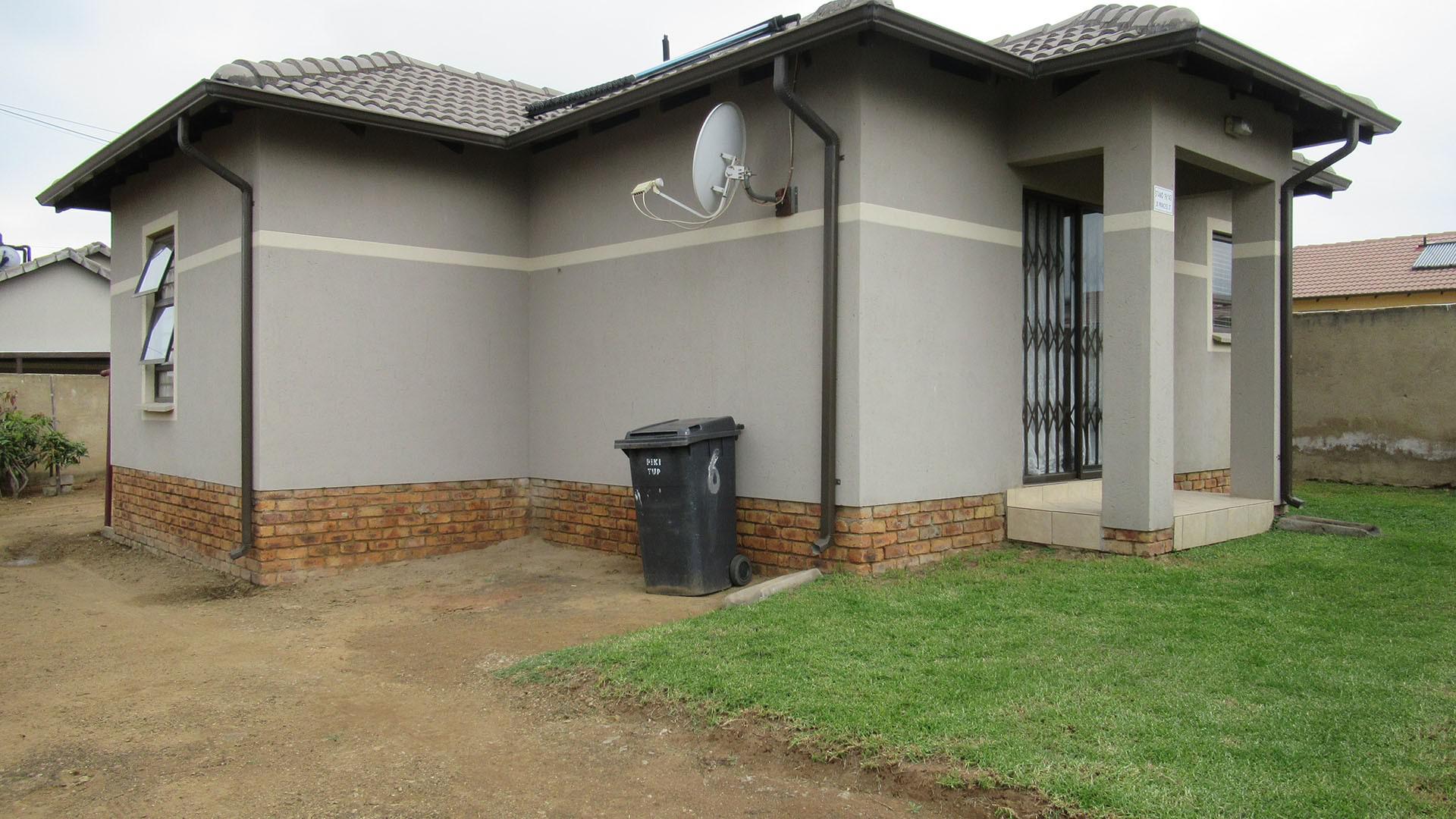 Front View of property in Tirong 