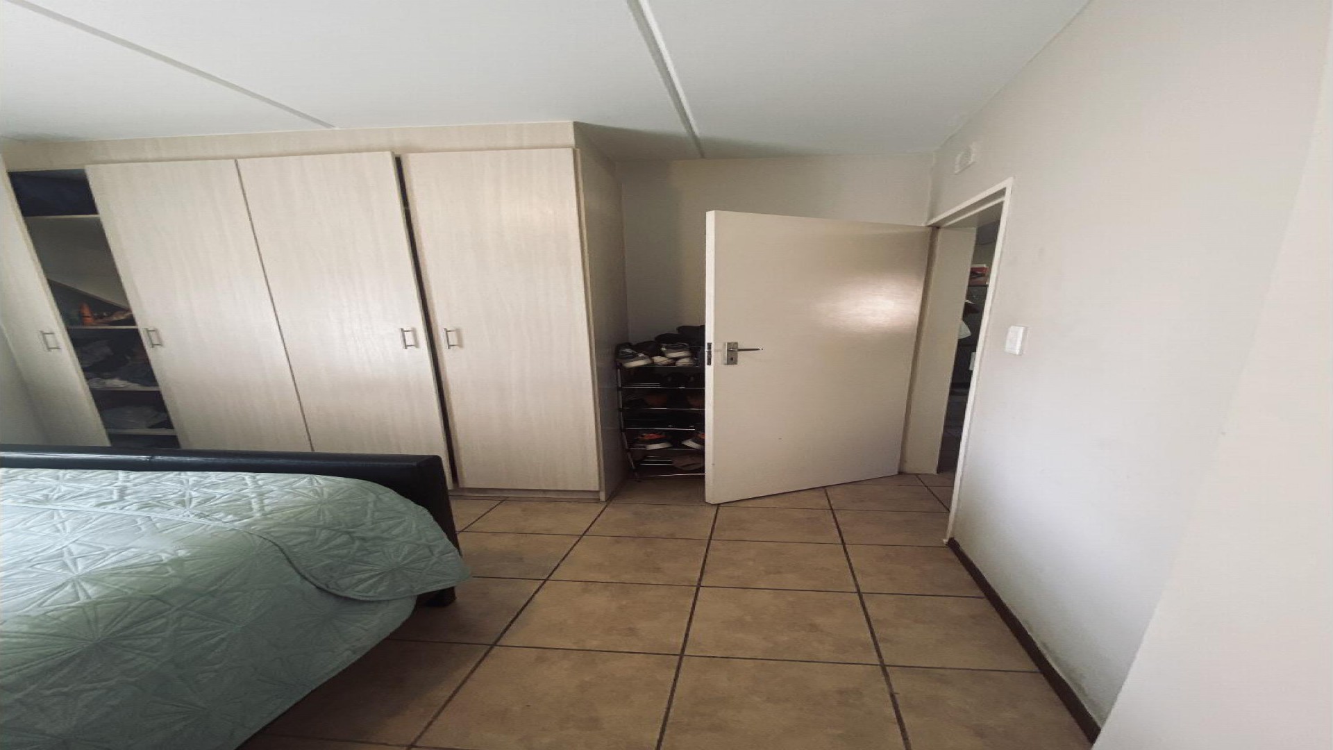 Bed Room 1 - 12 square meters of property in Erand Gardens