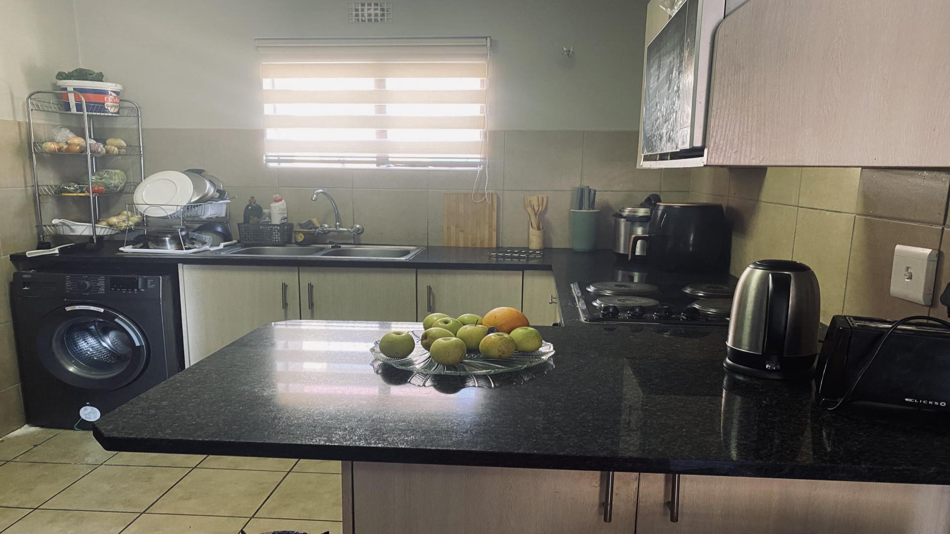 Kitchen - 7 square meters of property in Erand Gardens