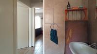 Bathroom 1 - 4 square meters of property in Erand Gardens