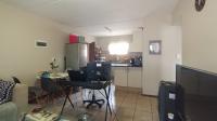 Lounges - 14 square meters of property in Erand Gardens