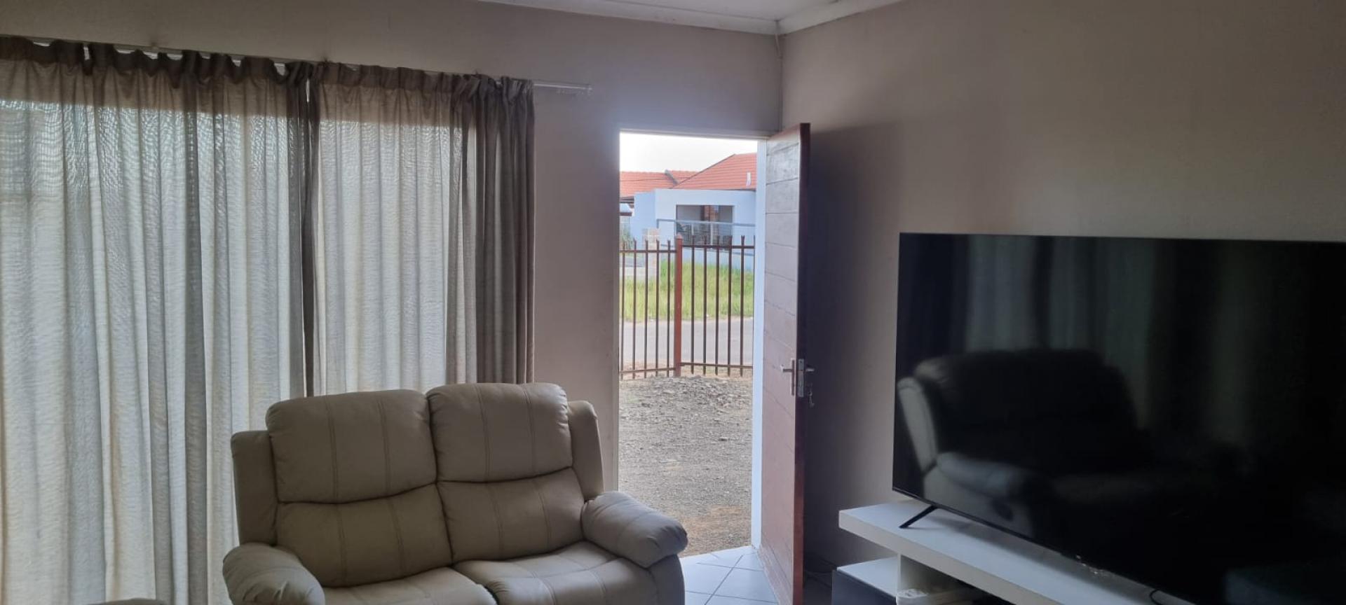 Lounges of property in Bloemfontein Central