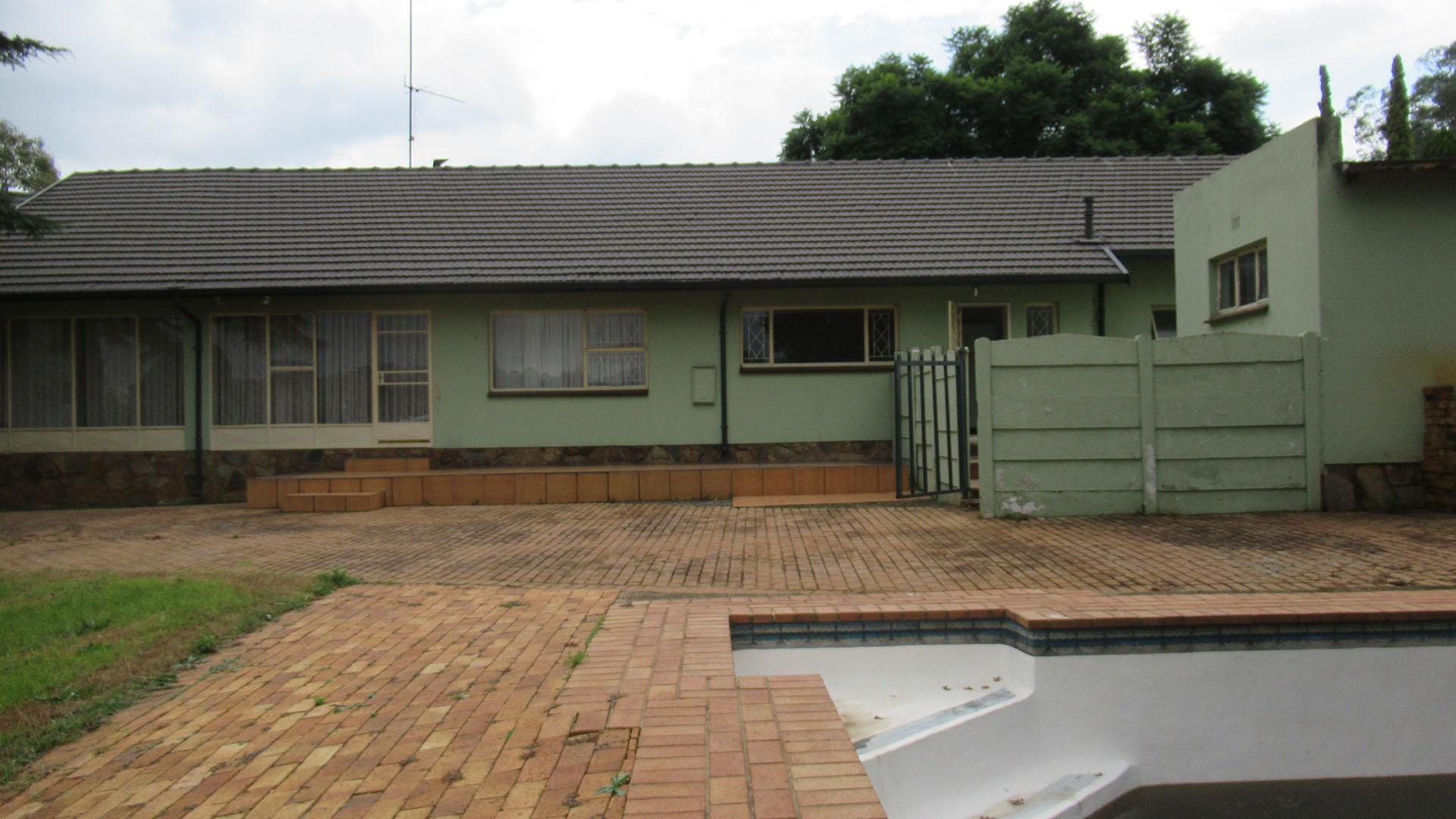 Backyard of property in Meredale