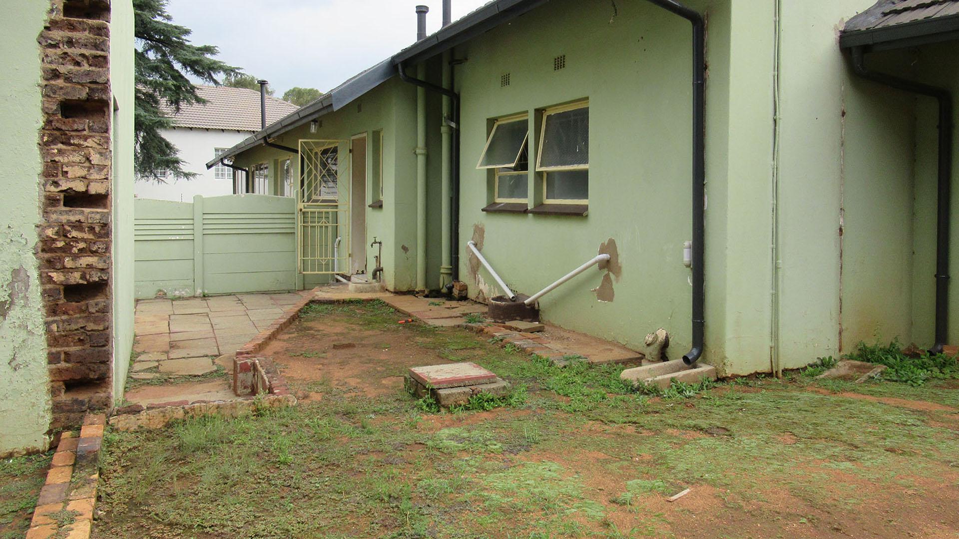 Backyard of property in Meredale