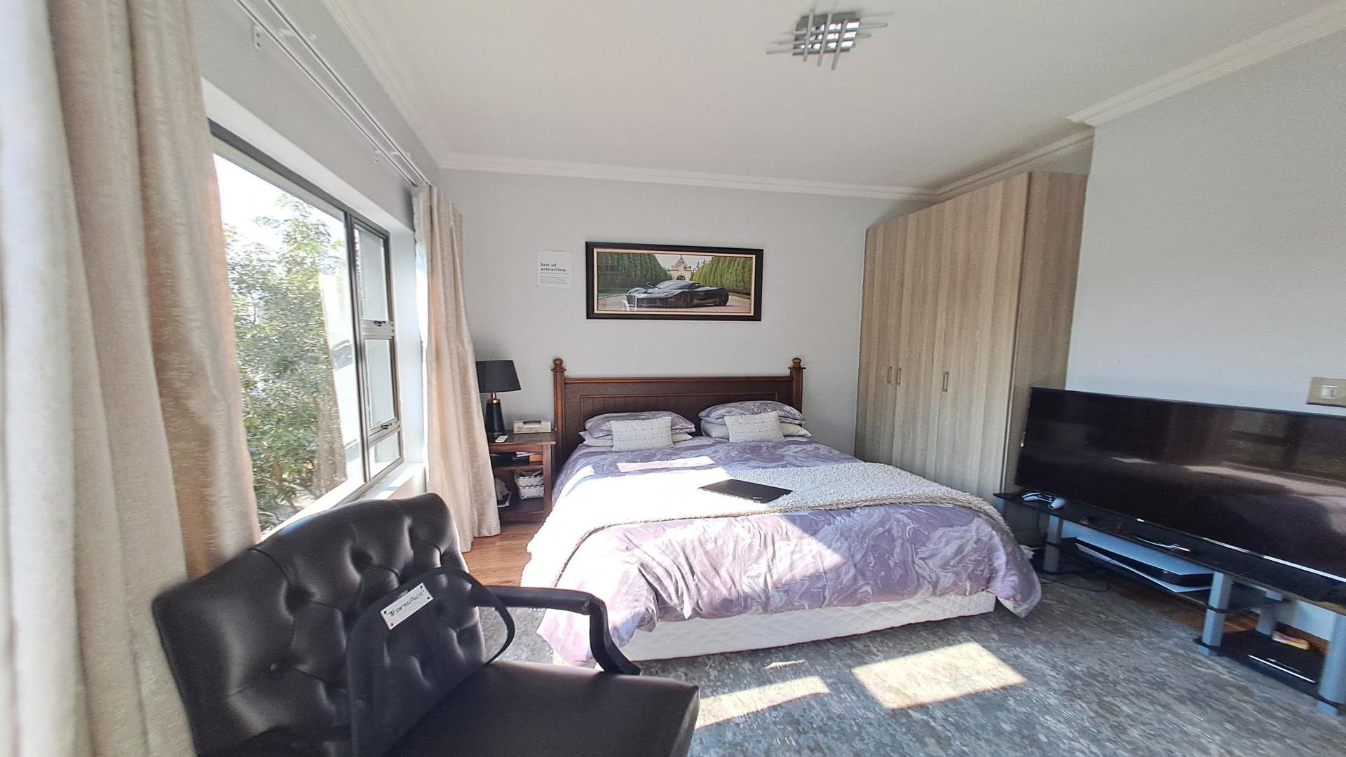 Bed Room 5+ of property in Beverley