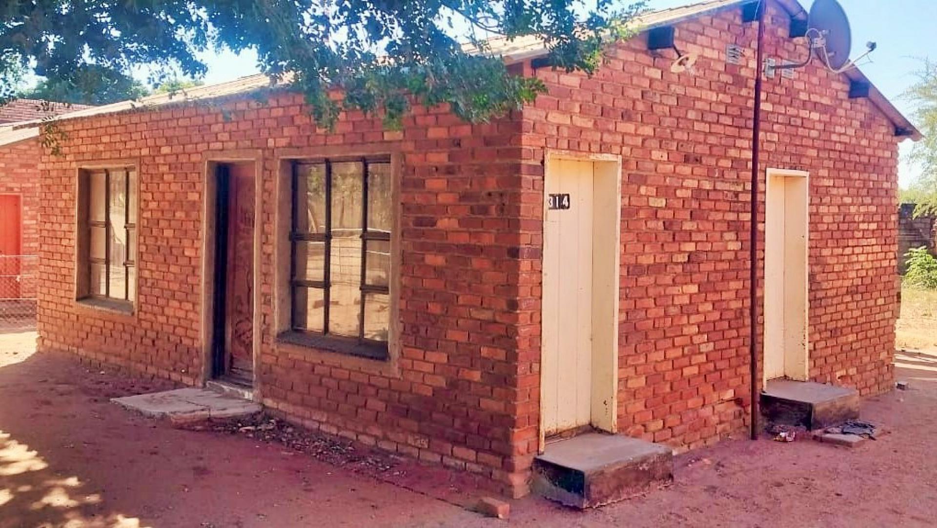 Front View of property in Namakgale