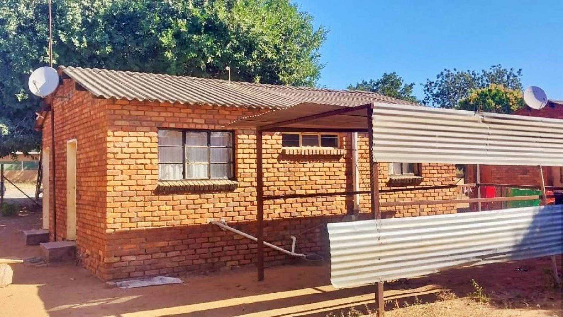 Carport  of property in Namakgale