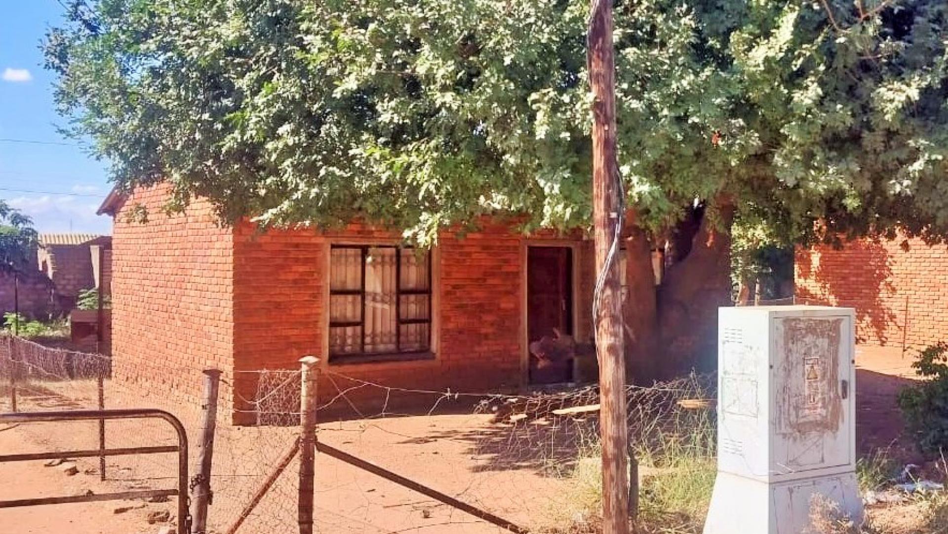 Front View of property in Namakgale