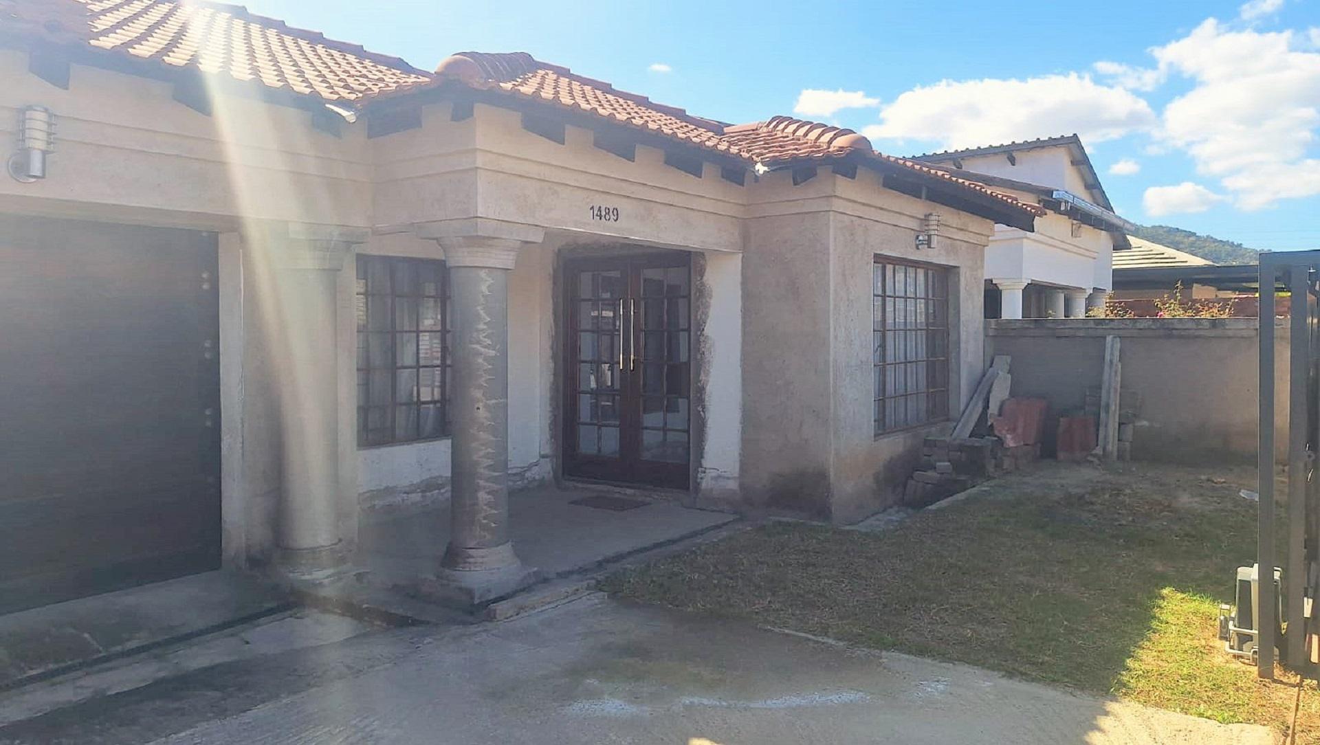 Front View of property in Tekwane South