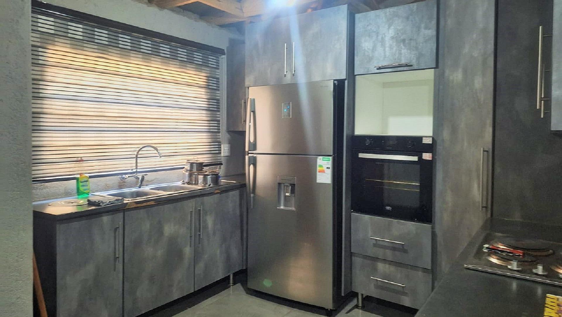 Kitchen of property in Tekwane South