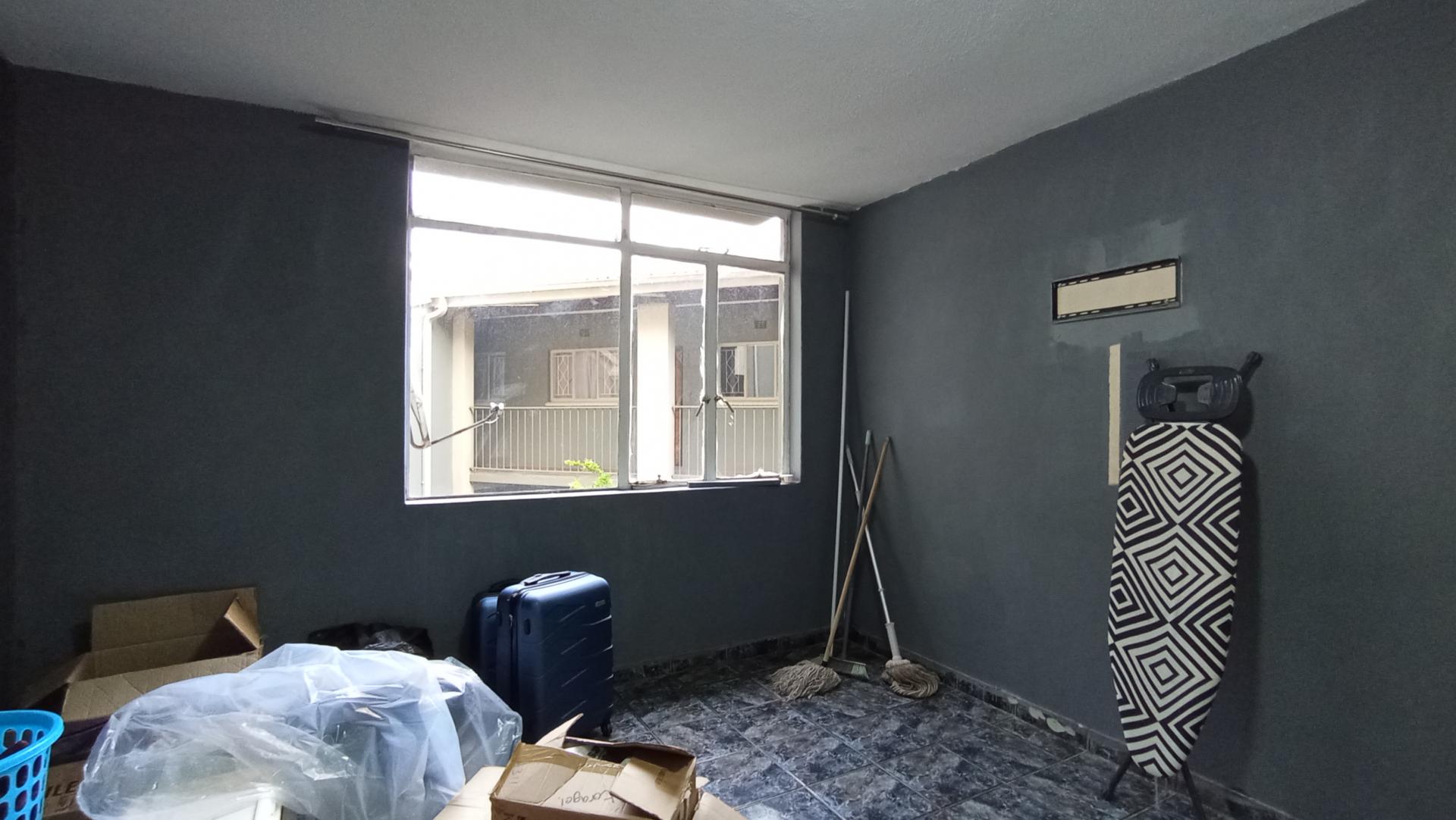 Bed Room 2 - 16 square meters of property in Florida