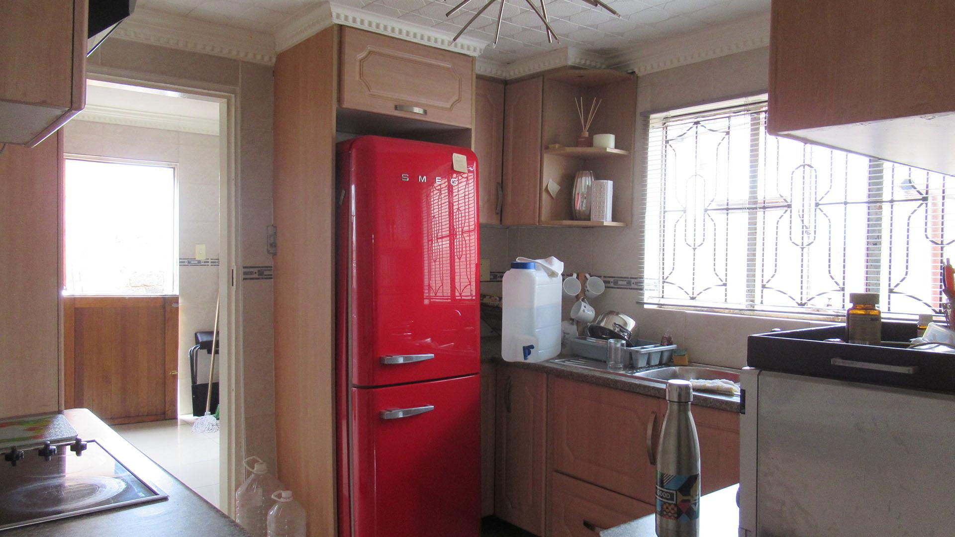 Kitchen - 8 square meters of property in Molapo