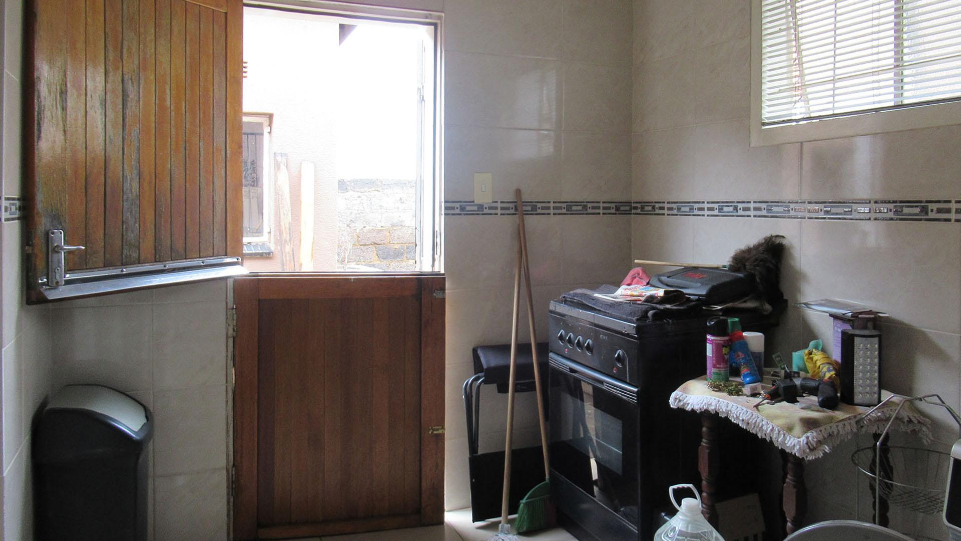 Spaces - 8 square meters of property in Molapo