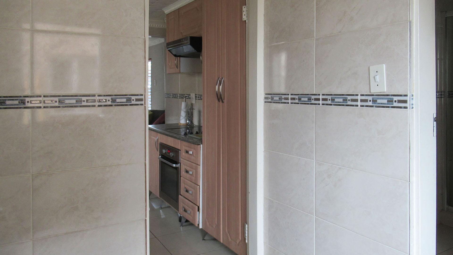 Spaces - 8 square meters of property in Molapo