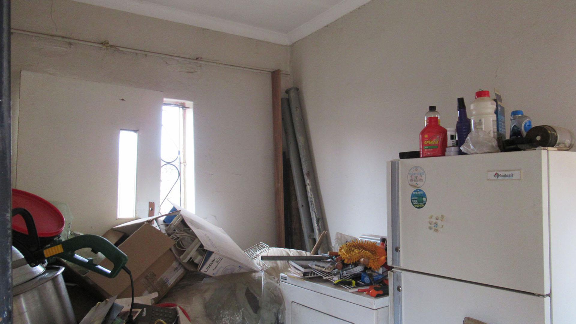 Bed Room 3 - 8 square meters of property in Molapo