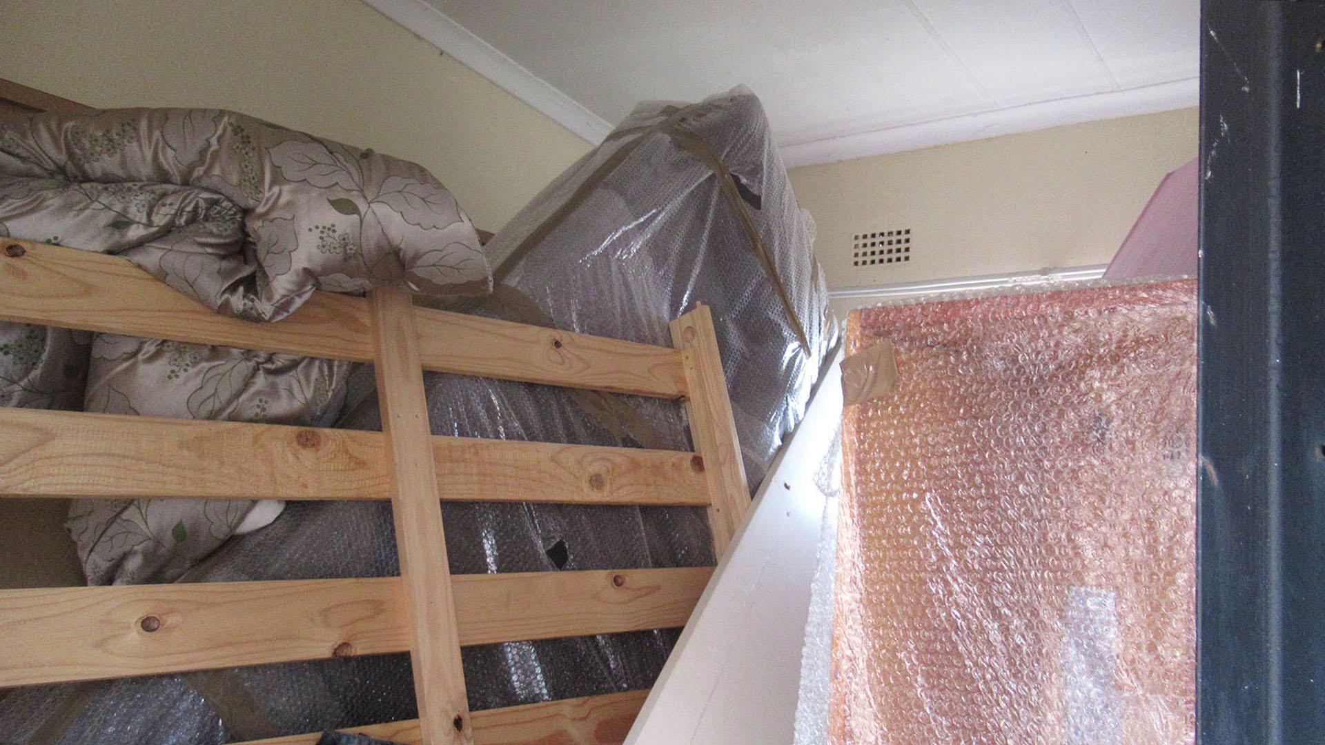 Bed Room 4 - 8 square meters of property in Molapo