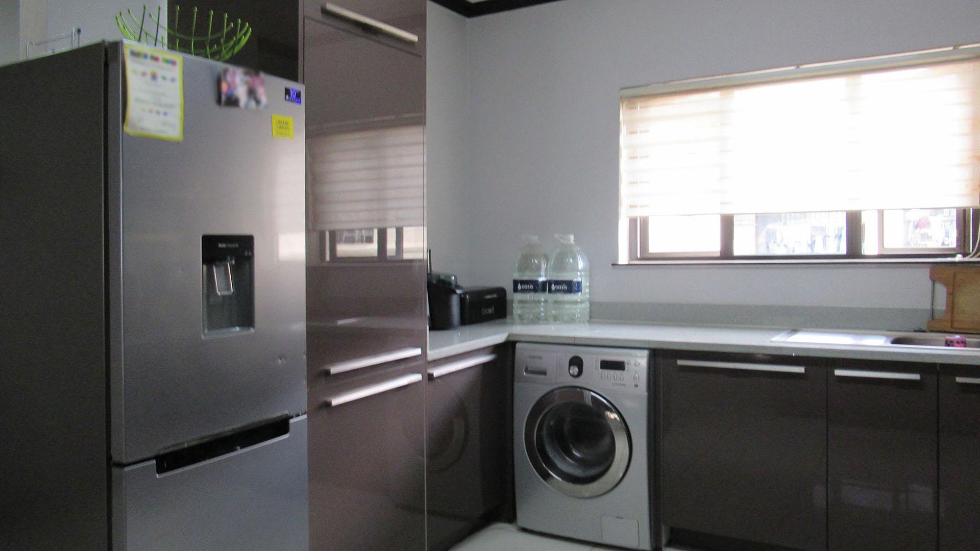 Kitchen - 13 square meters of property in Carlswald