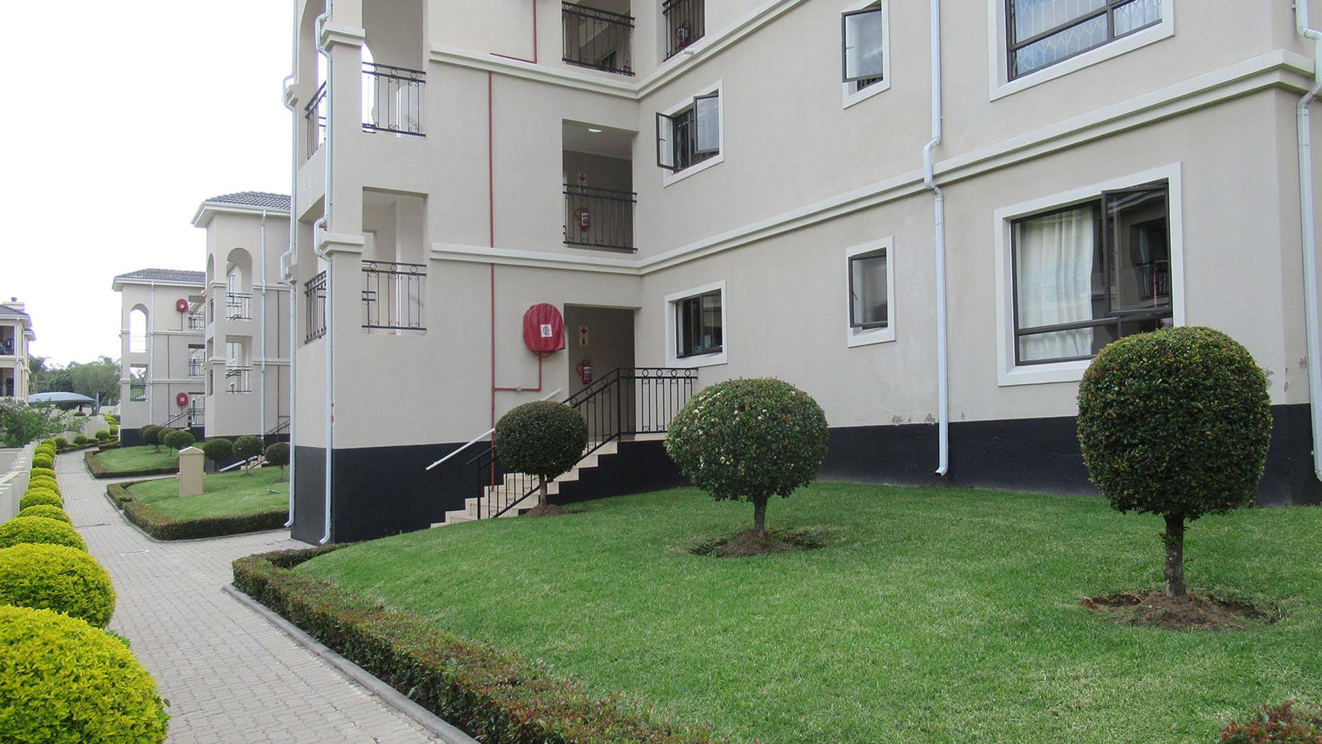 Front View of property in Carlswald