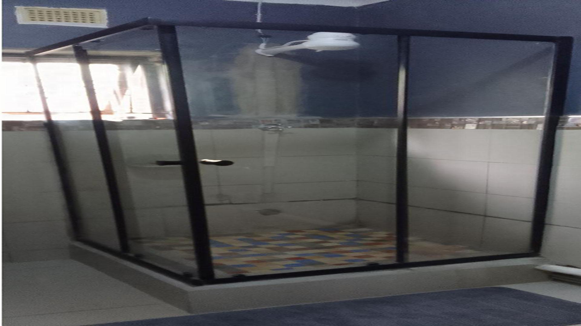 Bathroom 1 of property in Illovo Beach