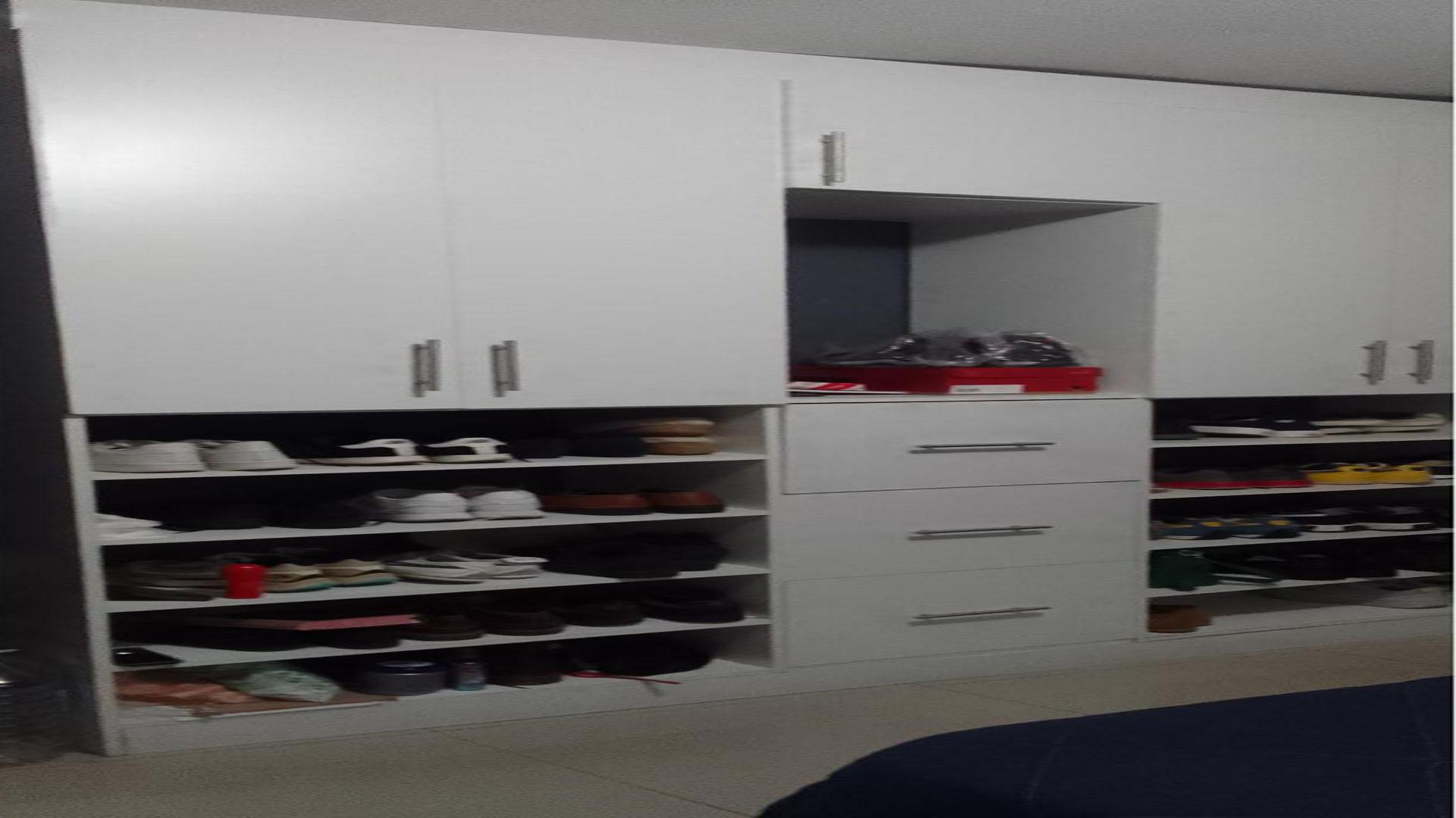 Bed Room 1 of property in Illovo Beach