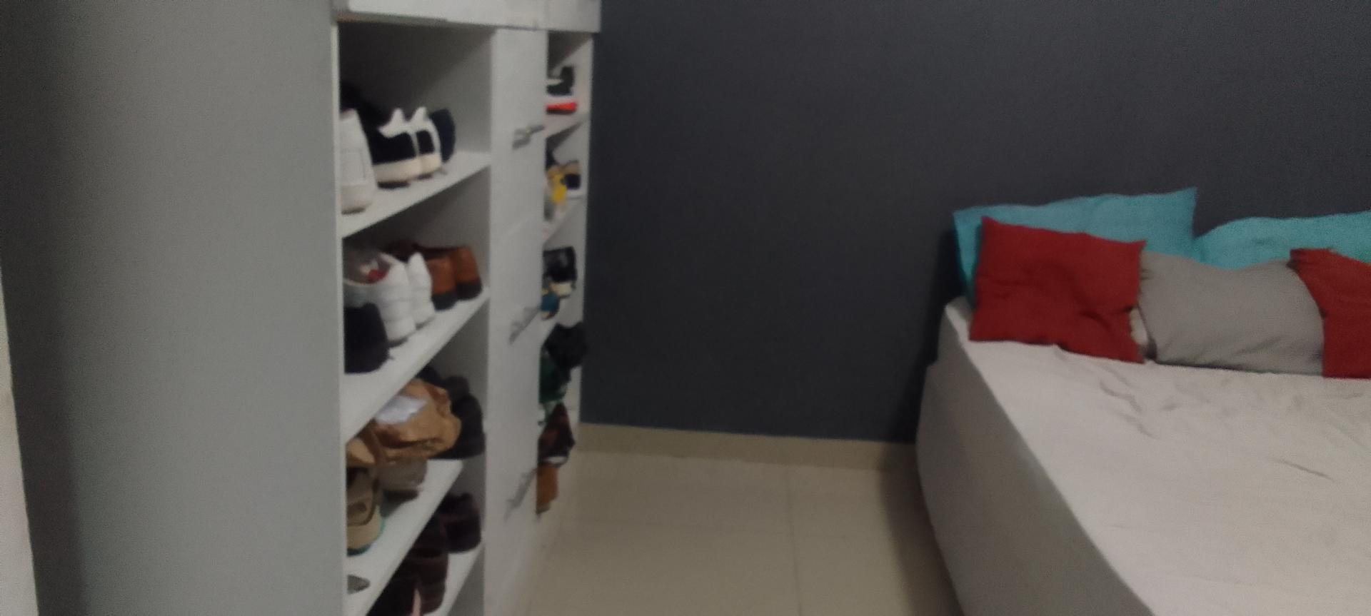 Bed Room 1 of property in Illovo Beach