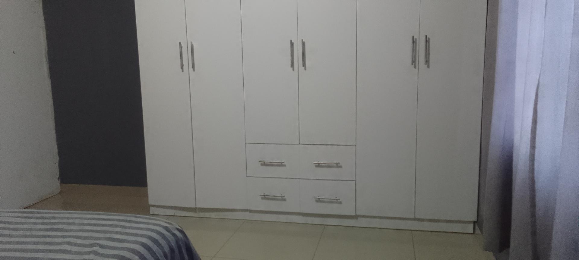 Bed Room 2 of property in Illovo Beach