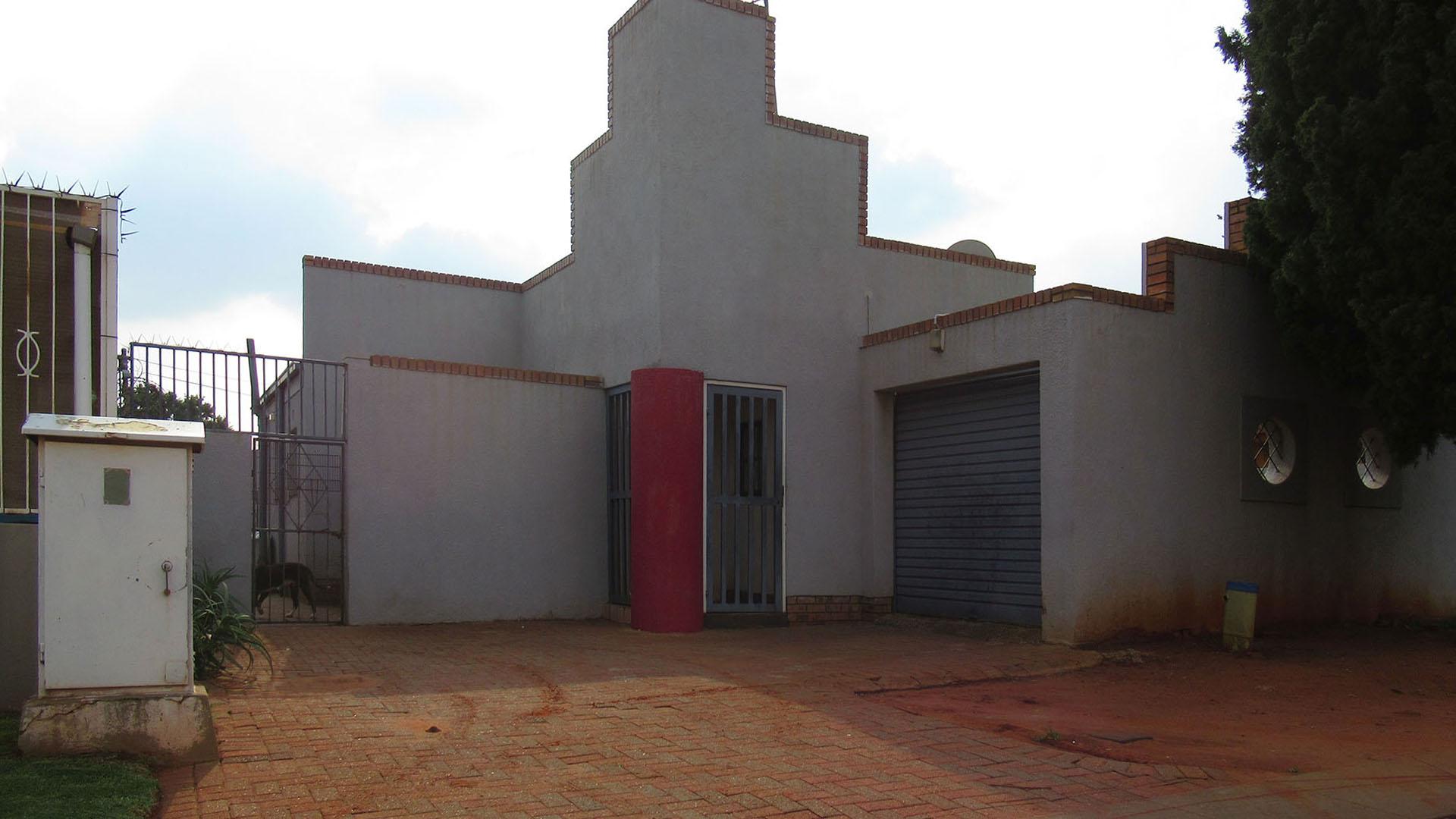 Front View of property in Lenasia South