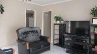 Lounges - 15 square meters of property in Lenasia South
