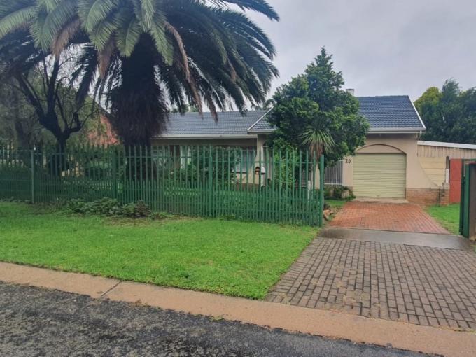 3 Bedroom House for Sale For Sale in Brackendowns - MR671934
