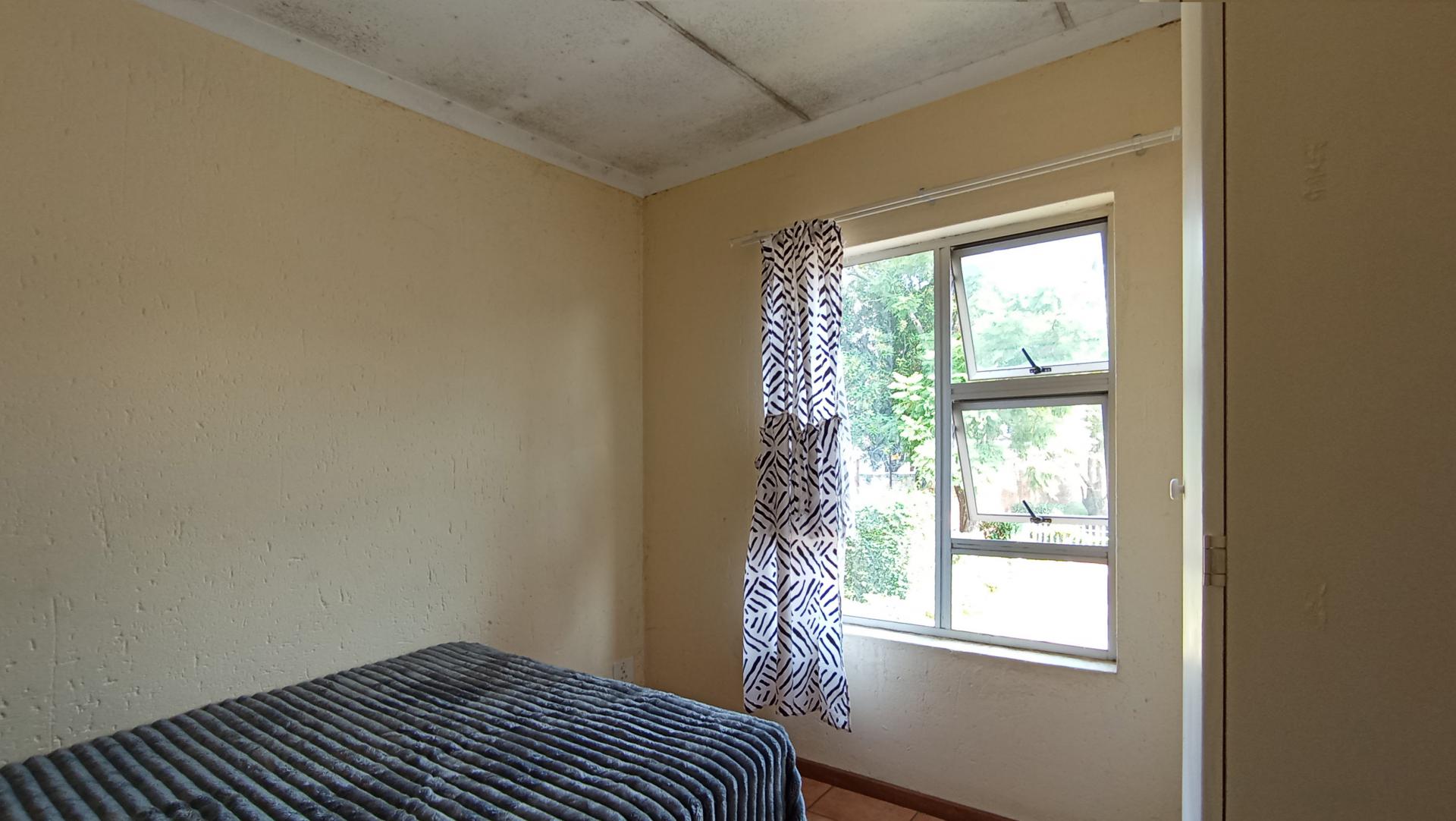 Bed Room 2 - 9 square meters of property in Ferndale - JHB
