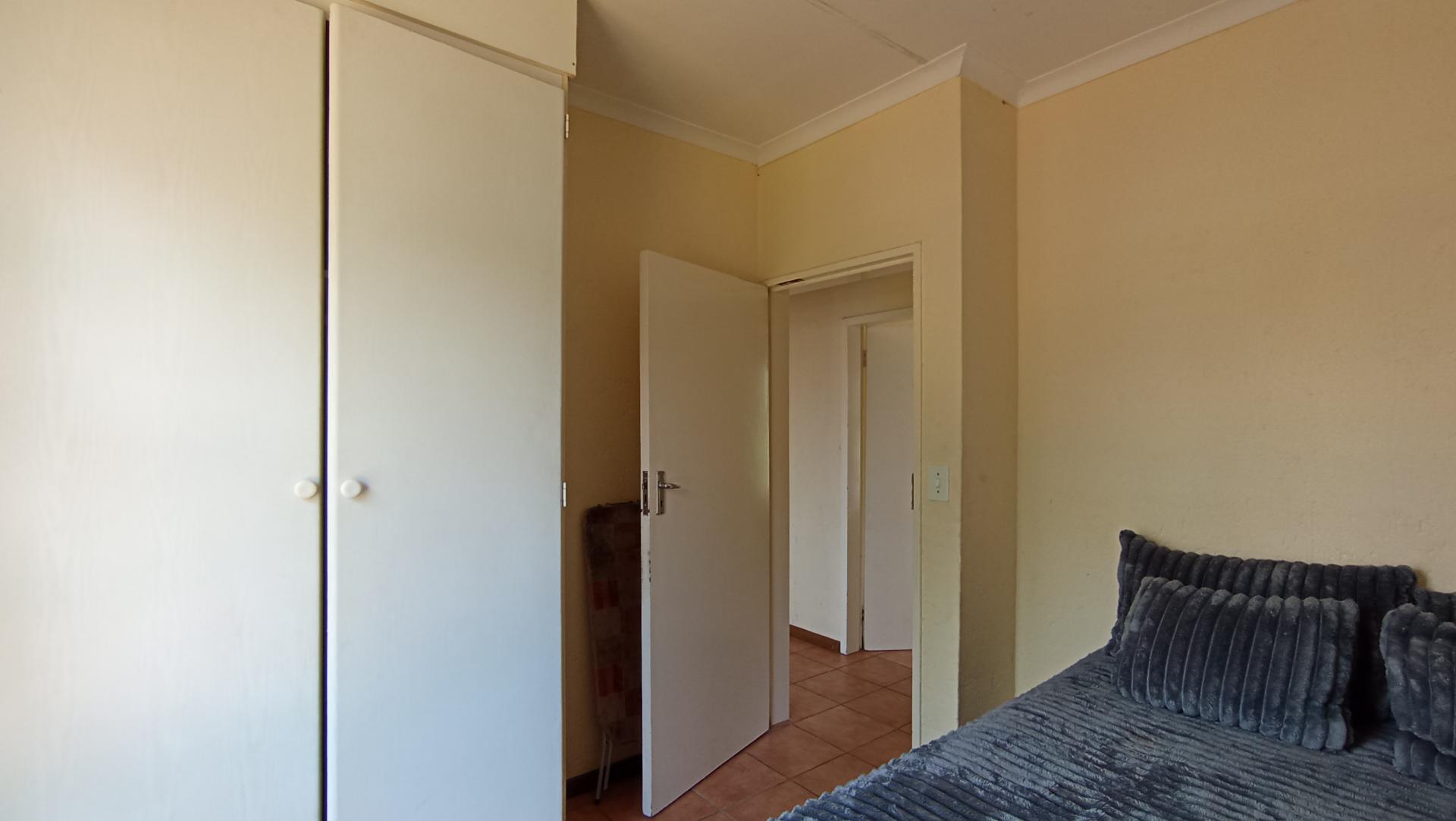 Bed Room 2 - 9 square meters of property in Ferndale - JHB